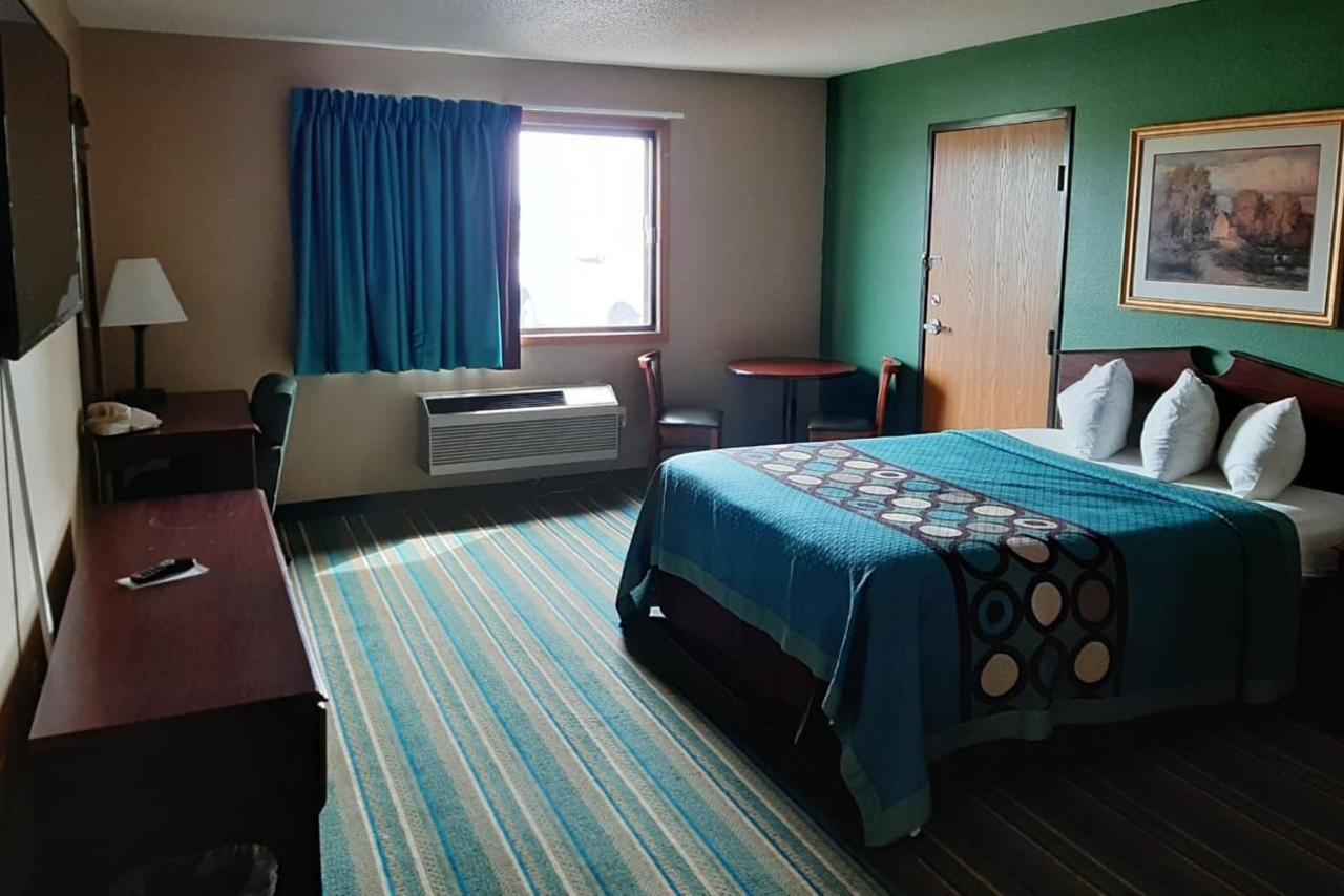 Motel Coratel & By Jasper New Richmond